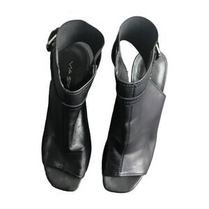 VIA SPIGA Women's Sz 7.5M Sandals Black Leather Chunky Heel Peep Toe Ankle Strap